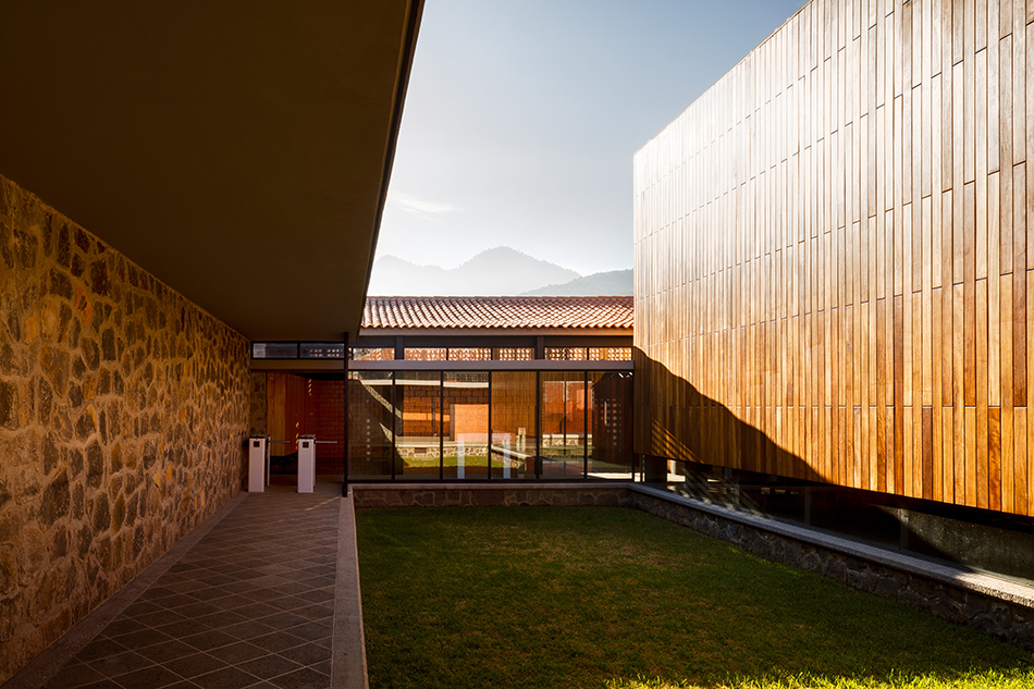 taller-mauricio-rocha-gabriela-carrillo-criminal-courts-patzcuaro-michoacan-mexico-designboom-10.jpg