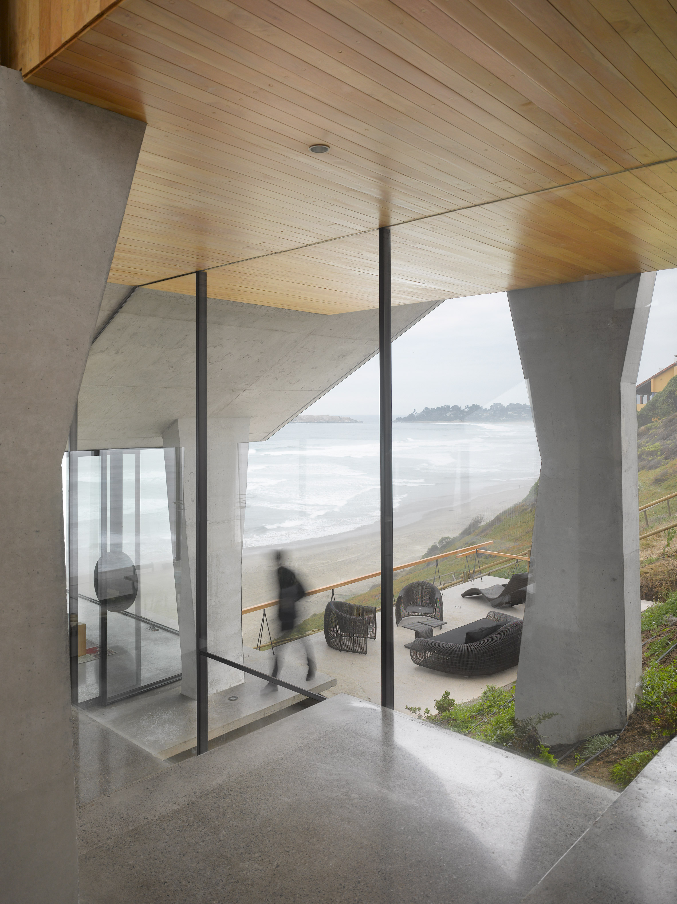 casa-ghat-max-nunez-arquitectos-architecture-chile_dezeen_2364_col_3.jpg