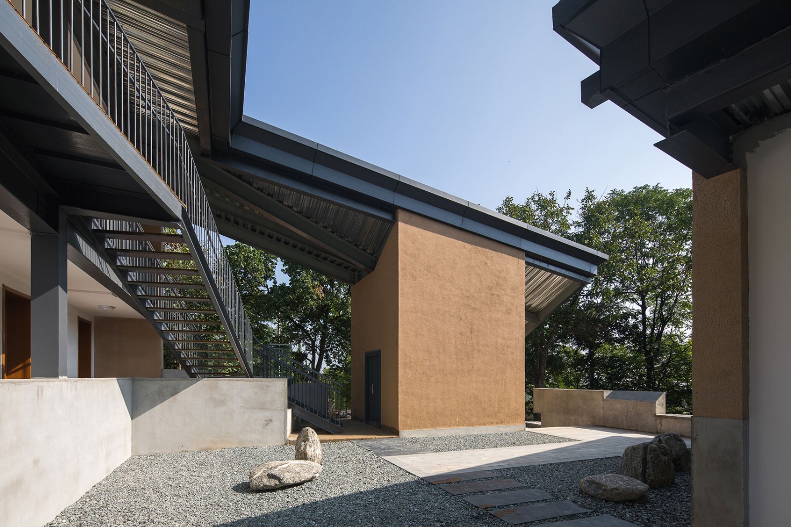 穿透风景的院子(西北向)-courtyard-with-penetrating-scenery（Northwest-Direction）.jpg