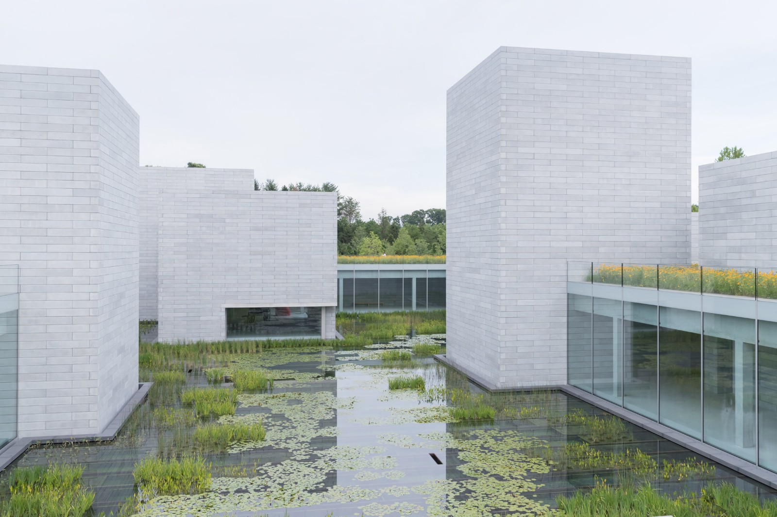 glenstone-museum-thomas-phifer-architecture-maryland-usa_dezeen_2364_col_4.jpg