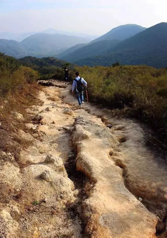 裸辞建筑师开始了流浪，他见到了那些让他想学建筑的风景