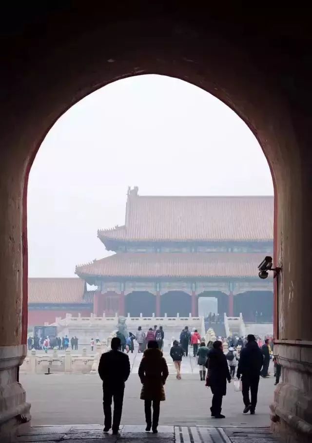 裸辞建筑师开始了流浪，他见到了那些让他想学建筑的风景