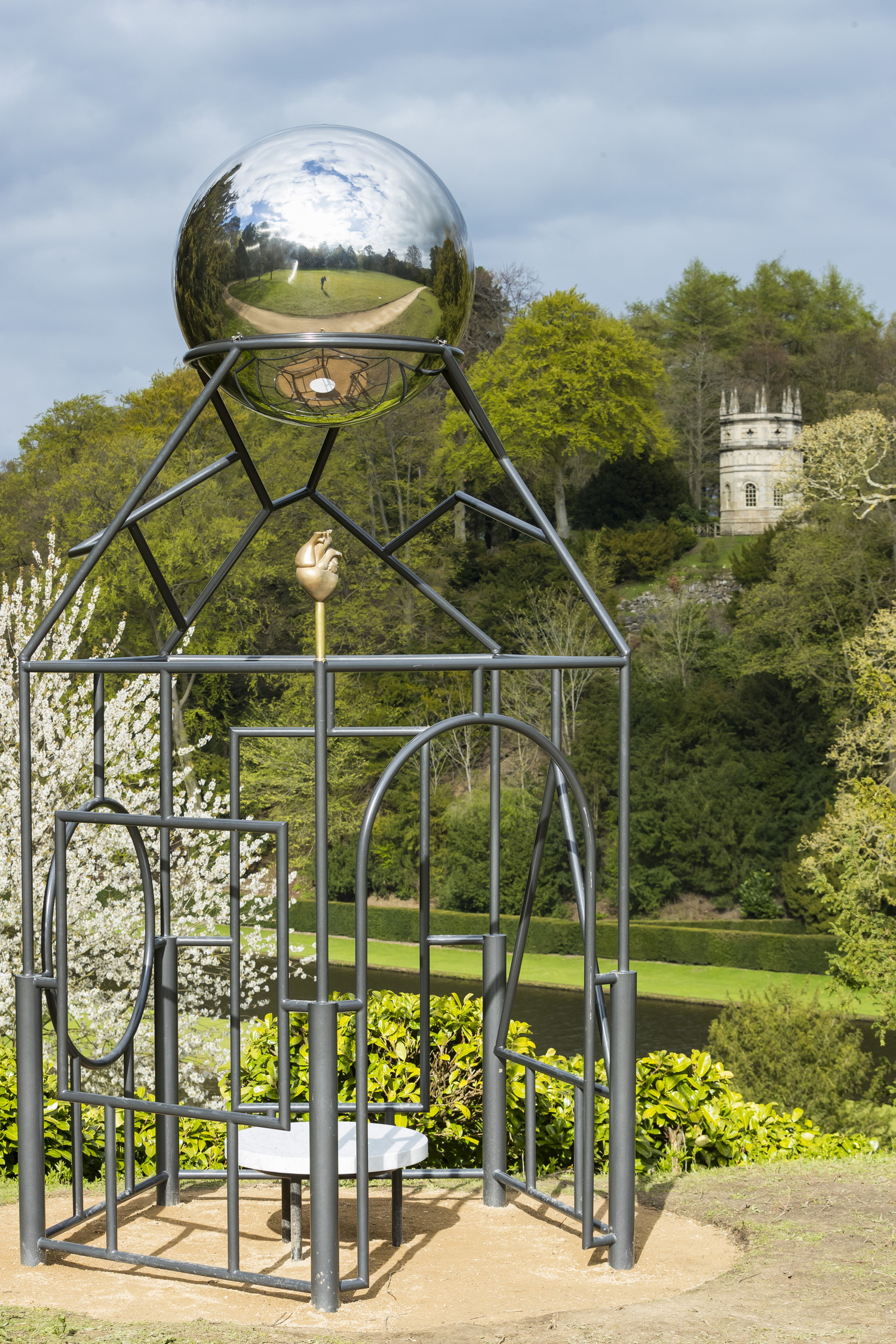 调整大小 21_Lucy___Jorge_Orta_at_Fountains_Abbey._Image_credit_Chris_Lacey__4.jpg