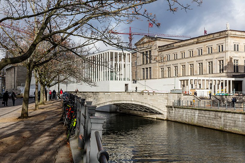 david-chipperfield-james-simon-galerie-berlin-germany-designboom-02.jpg