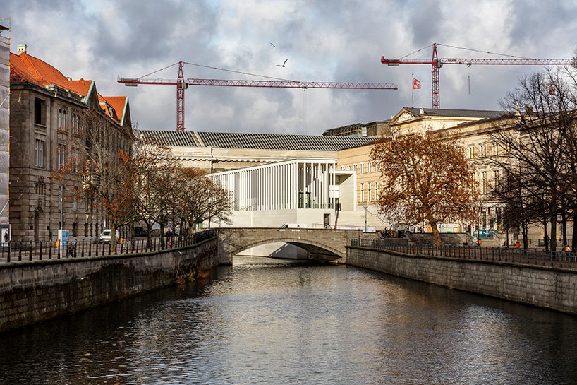 david-chipperfield-james-simon-galerie-berlin-germany-designboom-01.jpg