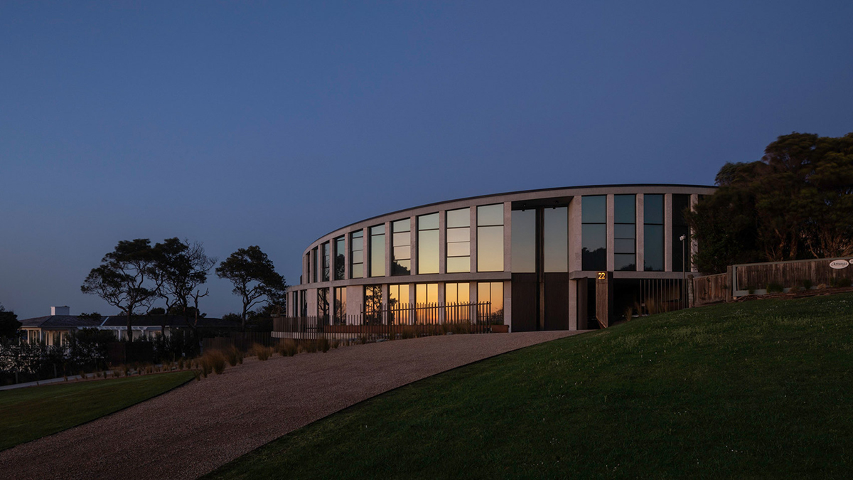 tidal-arc-house-woods-bagot-architecture-residential-melbourne-australia-concrete_dezeen_1704_col_10.jpg