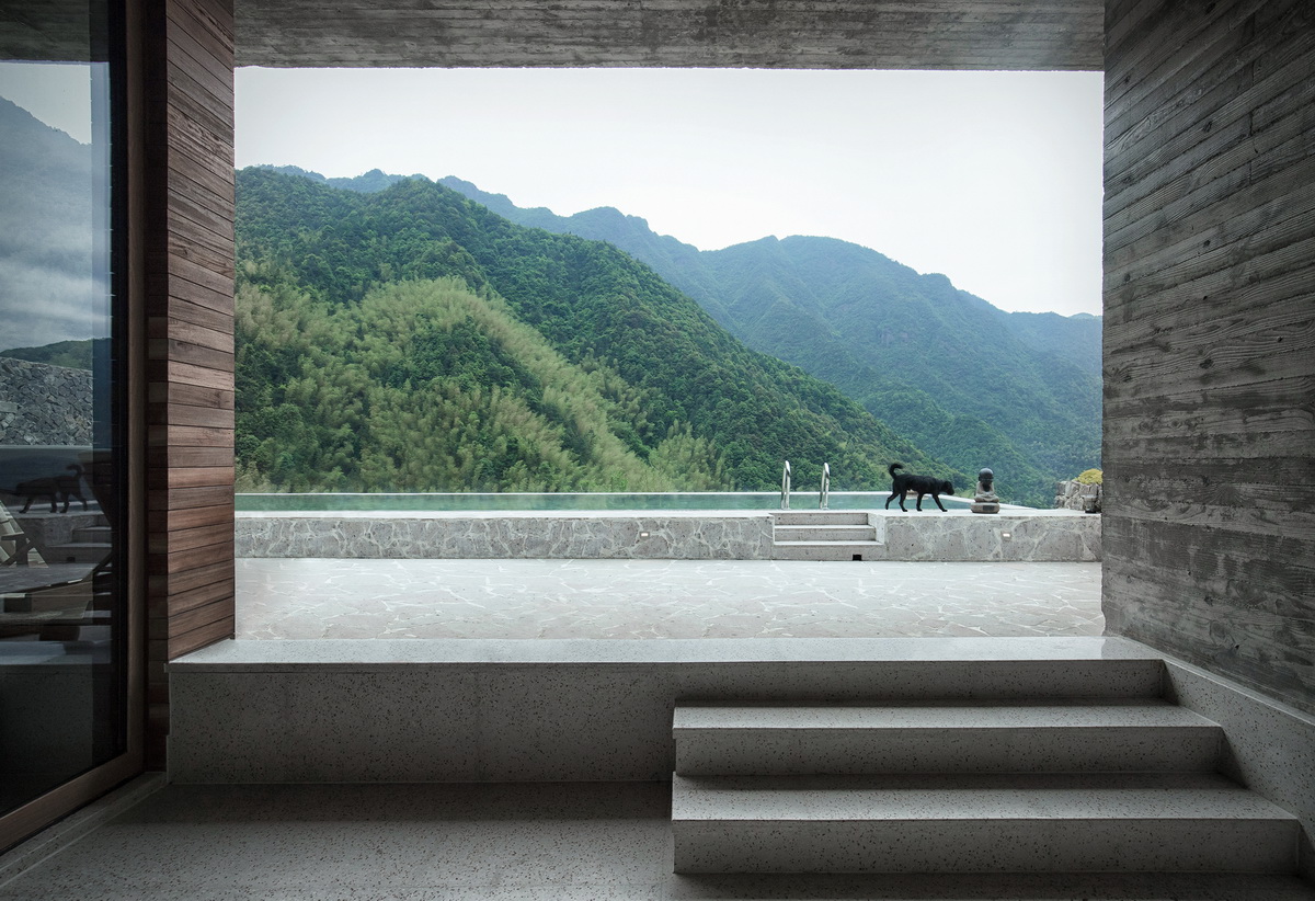 调整大小 15 从泳池望向山景，view to the mountain landscape from the pool.郝军 Hao Jun.jpg