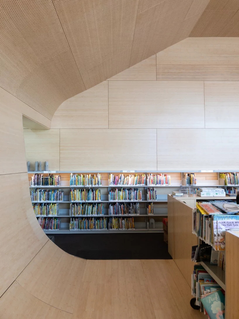 steven-holl-hunters-point-library-queens-new-york-designboom-08.webp.jpg