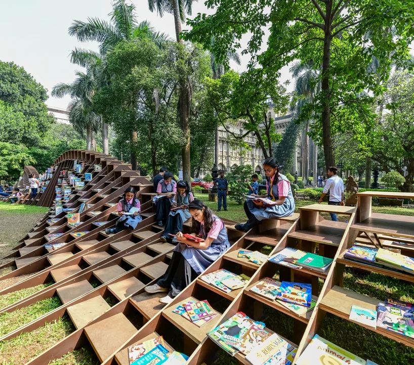 nudes-the-bookworm-pavilion-mumbai-designboom-8.webp.jpg