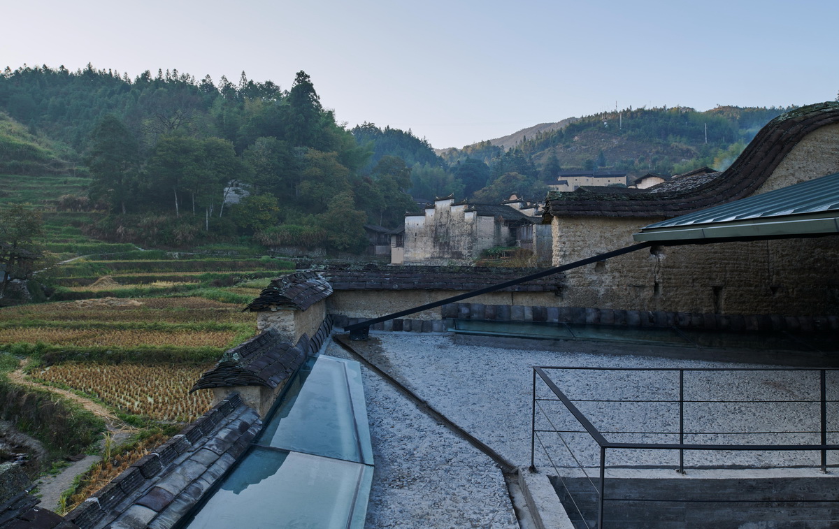 调整大小 33 屋顶夹层平台 .陈颢 Roof mezzanine platform .CHEN Hao.jpg