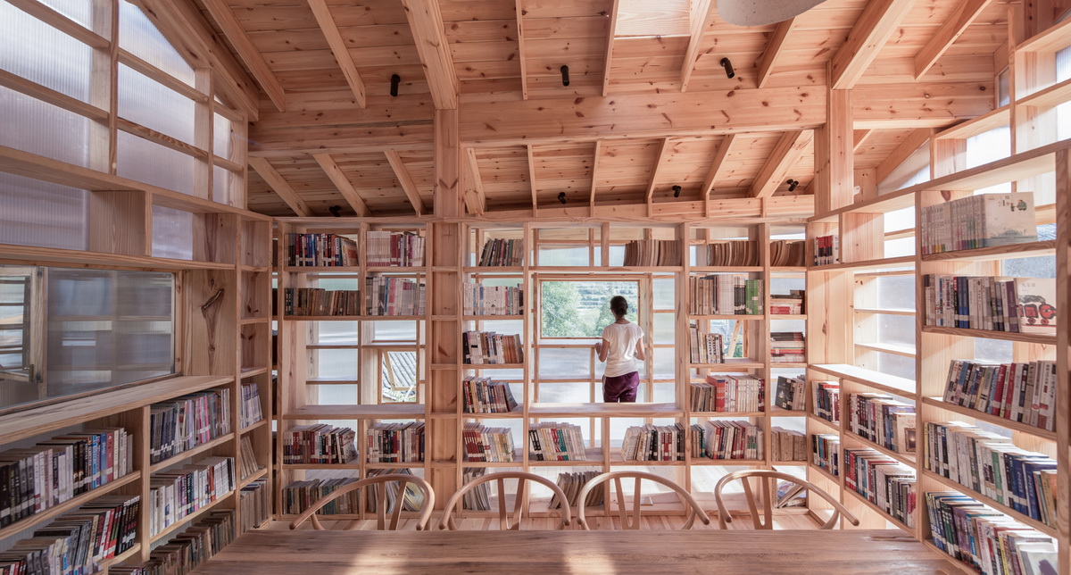 37.书架对应的屋顶结构关系 Relation between the shelves and the roof_调整大小.jpg