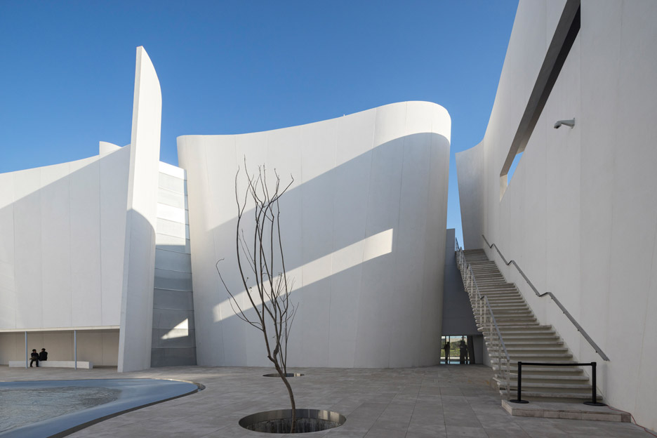 museo-international-del-barroco-toyo-ito-architecture-museum-public-mexico-patrick-lopez-jaimes_dezeen_936_18-1.jpg