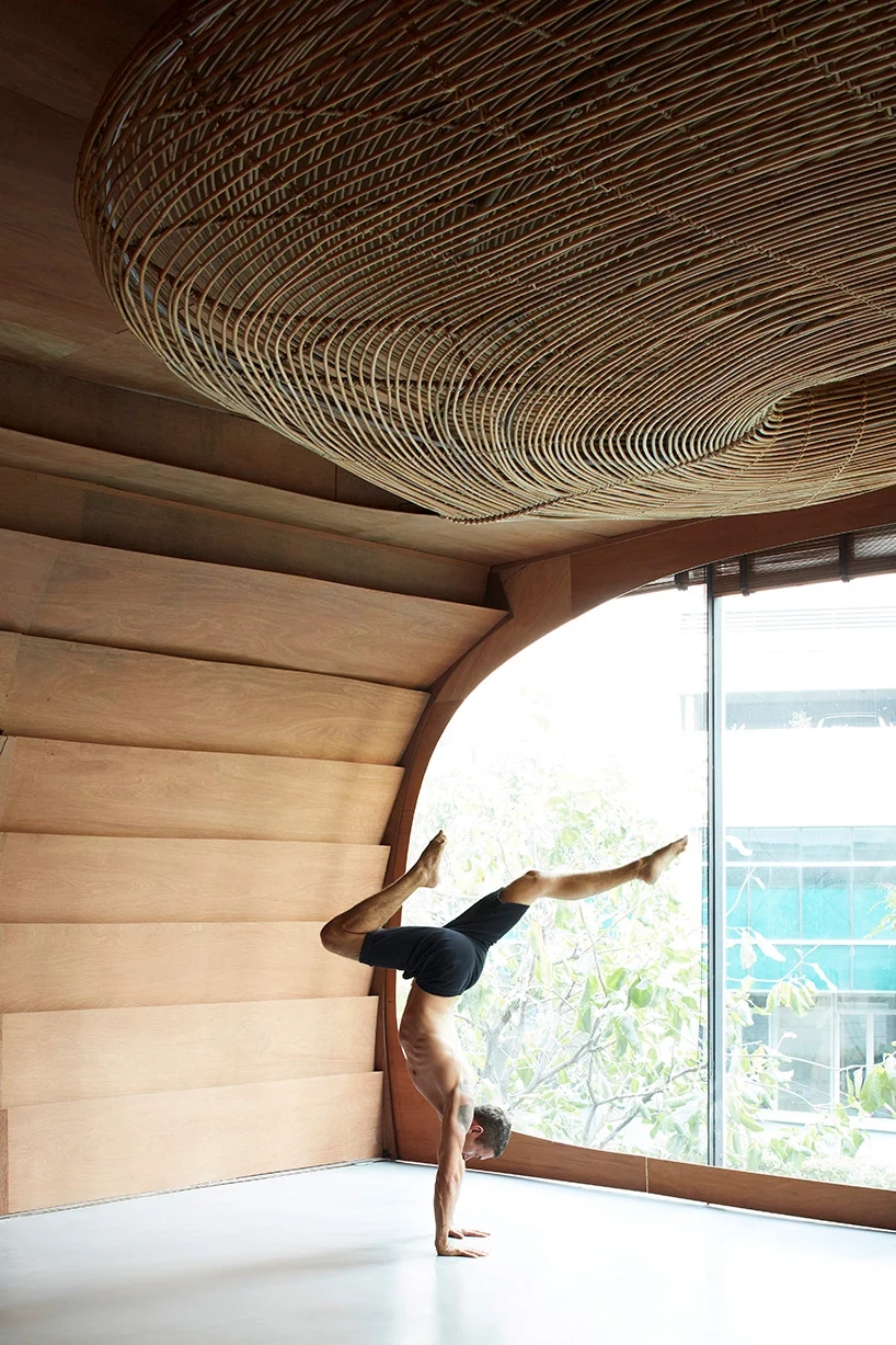 enter-projects-asia-vikasa-bangkok-yoga-studio-headquarters-designboom-02-1.webp.jpg