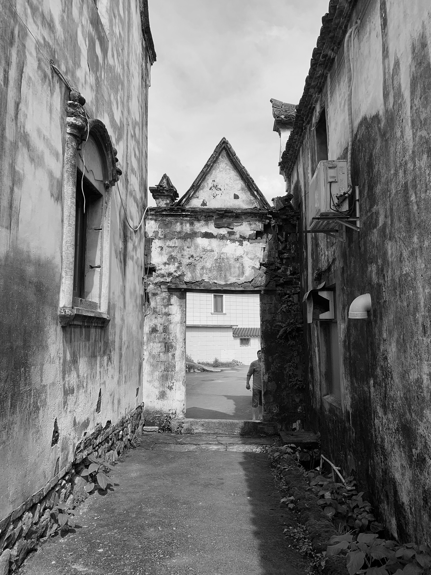 08 诸暨古村落的庭院（摄影：戴陈军）08_the coutyard of the ancient Zhuji village (Photo Chenjin Dai).jpg