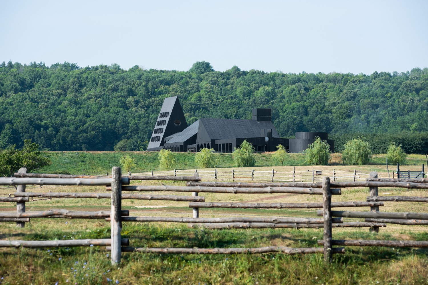 库代克山公园游客接待中心 / Megabudka Architecture Bureau