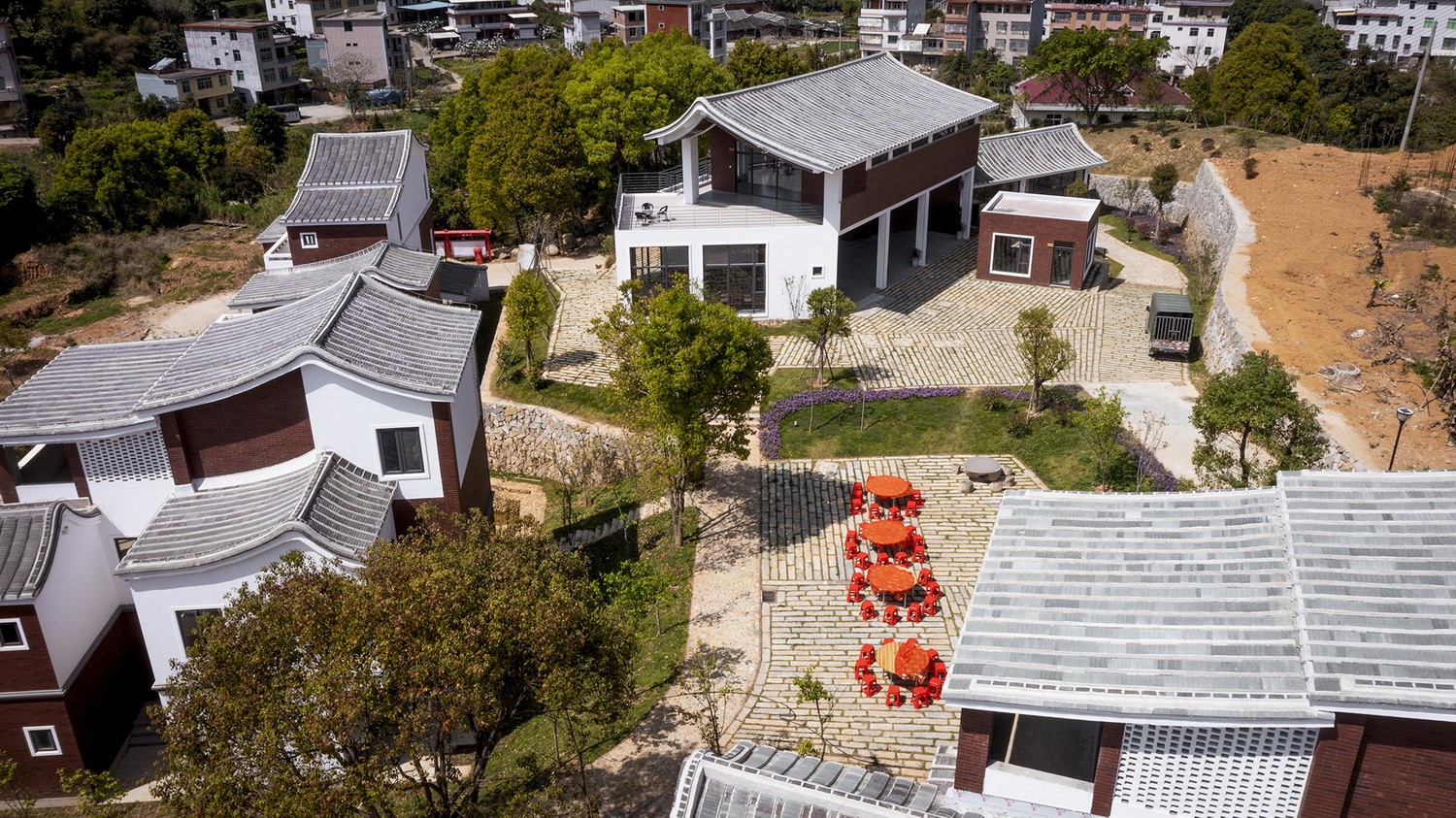 探索乡居营造的新模式：永春县新时代农村社区 / 三文建筑