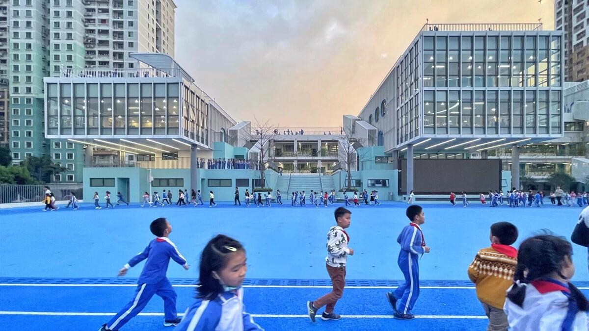 学习层台—深圳福强小学 / 众建筑