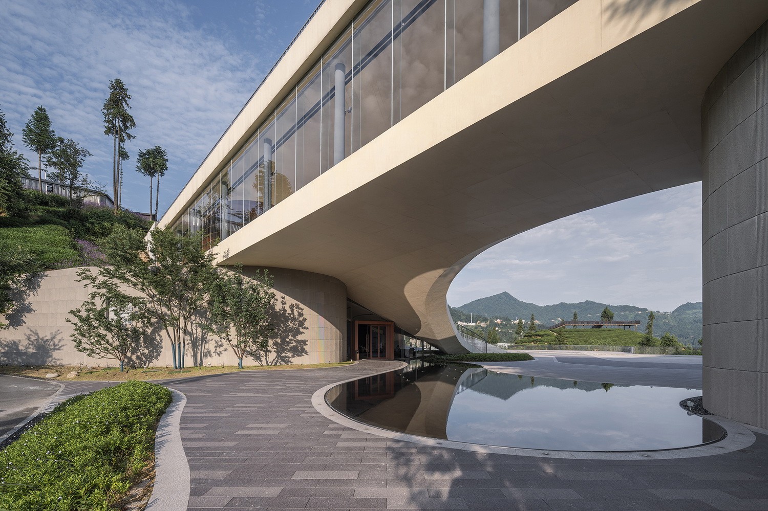 三峡茶旅小镇展示中心 / 建筑营设计工作室