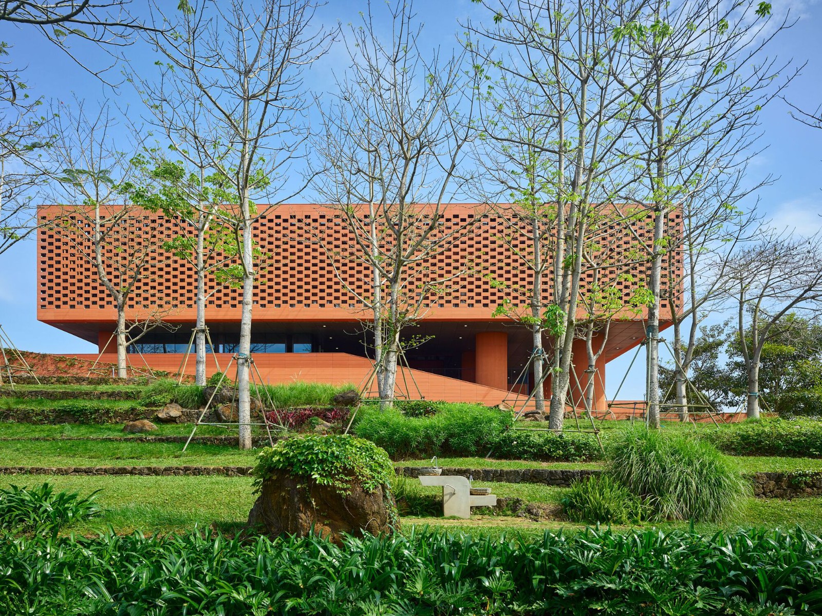 海南生态智慧新城数字市政厅 / 清华大学建筑设计研究院 素朴建筑工作室